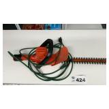 BLACK AND DECKER HEDGE TRIMMER