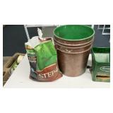 SCOTTS LAWN FOOD, BUCKET AND SCOTTS SPREADER