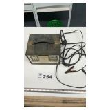 6 AMP BATTERY CHARGER