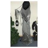 LIGHTED HALLOWEEN FIGURE