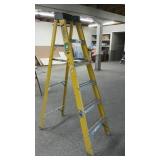 6 FOOT FIBERGLASS LADDER