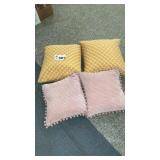 4 PILLOWS