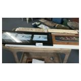 4 PICTURES/SIGNS