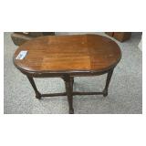 OVAL TABLE, 18 x 31, 26 TALL
