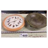 BIRD CLOCK, BATTERY OPERATED, METAL DISH ON STAND