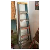 6 FOOT FIBERGLASS LADDER