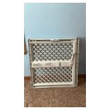 PLASTIC CHILD GATE