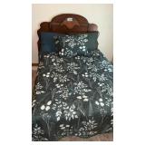 FULL SIZE BED, TWIN SZ BEDSPREAD