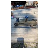 2 TON FLOOR JACK WORKS