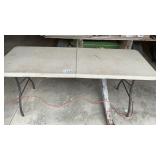 6 FOOT FOLDING PLASTIC TABLE