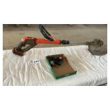 BLACK AND DECKER TRIMMER, 2 BATTERIES, CHARGER