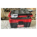 MILWAUKEE WET/dRY CORDLESS VACUUM