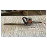 BLACK AND DECKER 120 VOLT HEDGE TRIMMER
