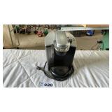 KEURIG COFFEE MAKER