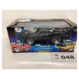 1:18 SCALE MUSCLE MACHINES 69 CAMARO - TOO HOT