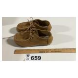 WOMANS MOCASSINS SZ 8-9