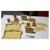 VINTAGE CREAM COLORED PLASTIC VANITY WARE