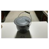 GRANITEWARE CHAMBER POT