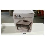 PET WATER FOUNTAIN. NIB