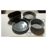 GRANITEWARE PIE, CAKE PANS, TIN OVAL PAN, SMALL