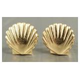 14K gold shell motif stud earrings- 0.6g total-