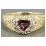 14k gold ring s/w amethyst & tiny diamonds: 2.3g,