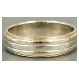 14k gold band: 5.7g, size 10 (worn condition)