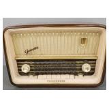 Telefunken vintage German radio- powers up does Telefunken vintage German radio- powers up does
