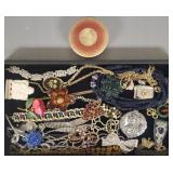 Gp vintage, etc costume jewelry, brooches, etc Gp vintage, etc costume jewelry, brooches, etc