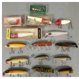 15 vintage fishing lures incl Heddon, etc: some