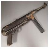 Theatrical prop rifle MP40 (as seen- parts loose)