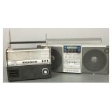 2 vintage radios incl boombox (as seen handle