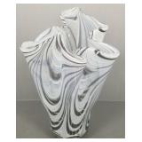 Art glass handkerchief style vase w/ swirl design