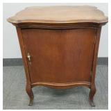 Mahogany gramophone stand/ music cabinet w/