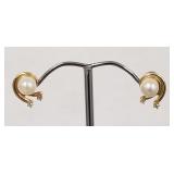 14k gold & 6mm pearl earrings- 1.2g, 3/8"L