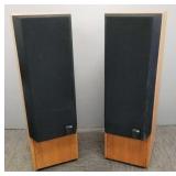 Pair Kef speakers model 1042 reference series-