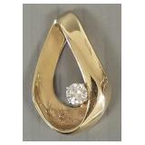 14K gold & diamond pendant- 4.2g; 1' x 5/8'