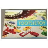 Tootsie toy #4200 service station set in box-