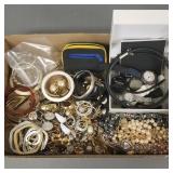 Gp. fashion jewelry incl vintage Anne Klein lion,