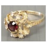 10k gold & garnet ring- 2.1g, sz 6 1/4