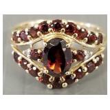 10k gold & garnet ring- 2.5g, sz 6