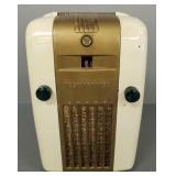 Vintage Westinghouse Deco table radio (as seen-