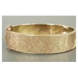 14k gold hinged bangle bracelet 30.3g