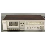 Hitachi model No. D-E10 stereo cassette deck-