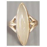 Antique 14K gold & agate ring; 3.5g; size 6 3/4
