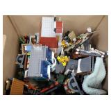 Lg gp Legos- assembled buildings, Harry Potter ?