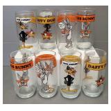 8 vintage Bugs Bunny & Daffy Duck character