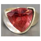 10K gold modern design ring s/w trillion cut