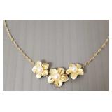 14K gold & pearl flower motif necklace- 2.7g; 18'L