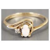 10K gold, opal & diamond ring- 1.2g; size 7